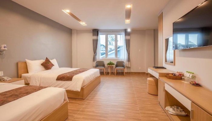 Đi Đà Lạt nên ở homestay hay khách sạn để có không gian riêng?